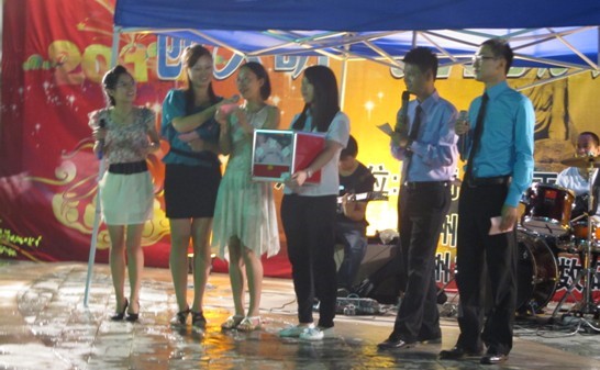 秋雨中的激情蕩漾——記佳大2011年國慶晚會3.jpg 秋雨中的激情蕩漾——記佳大2011年國慶晚會3.jpg